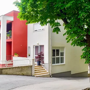 Stazion With Free Parking Appartement
